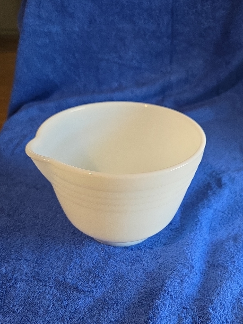 Vintage Mixing Bowl With Spout